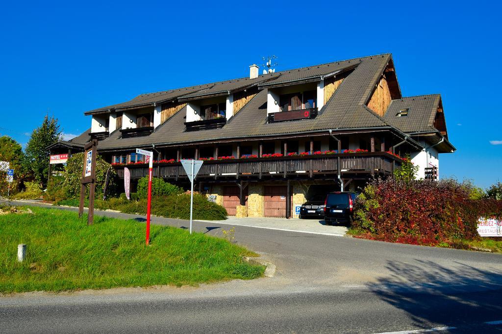 Hotel Rendez Vous Beharovce Eksteriør bilde